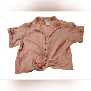 Stylish Peach Button-Up Crop Top